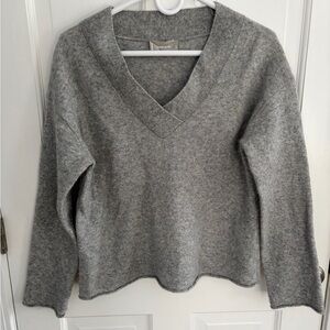 Everlane Gray Women's V-Neck Sweater